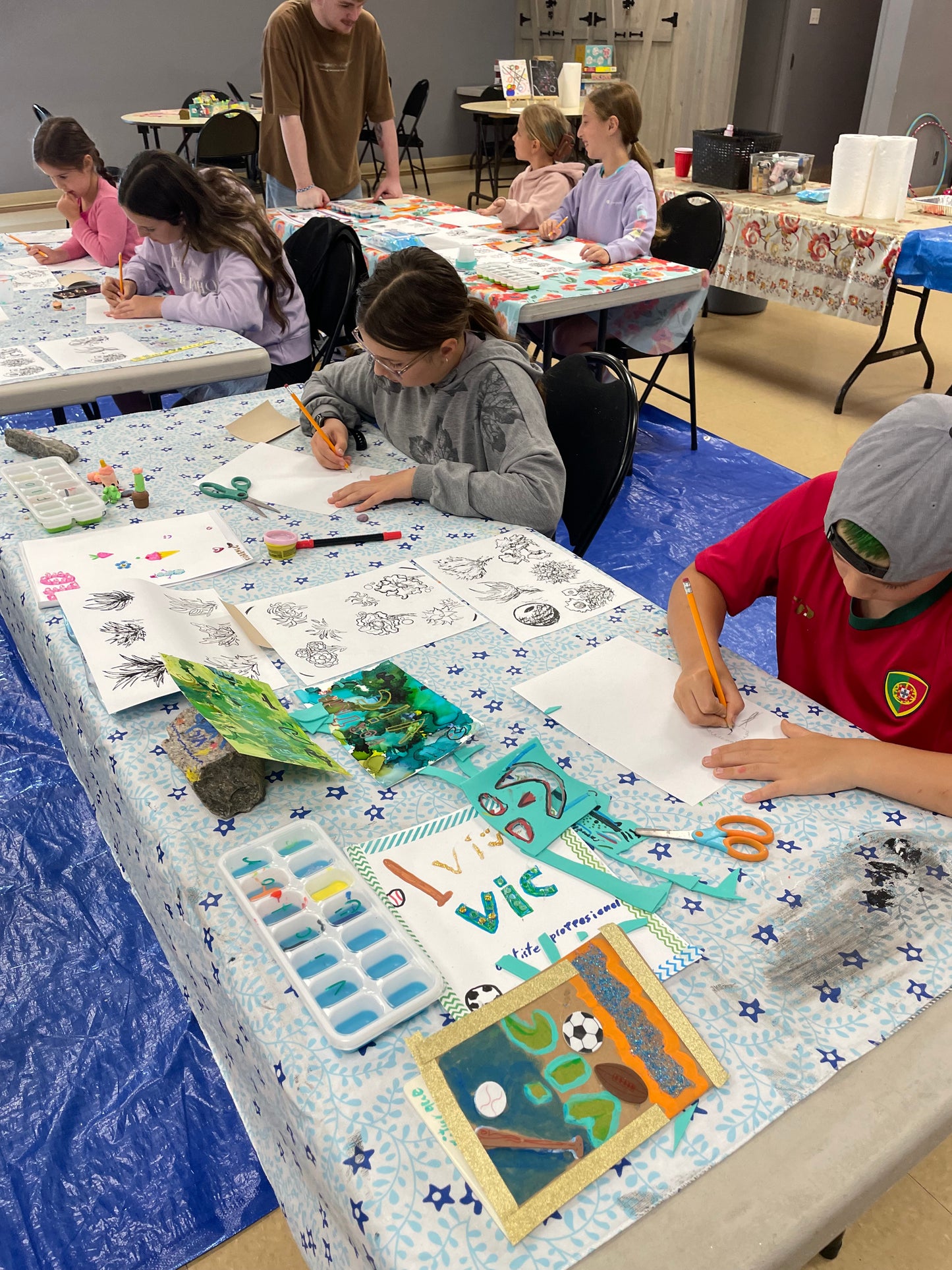 ÉCOLE DE L'ESPACE-COULEURS | Automne 2025 | JEUDIS midis- 2e à 6e année